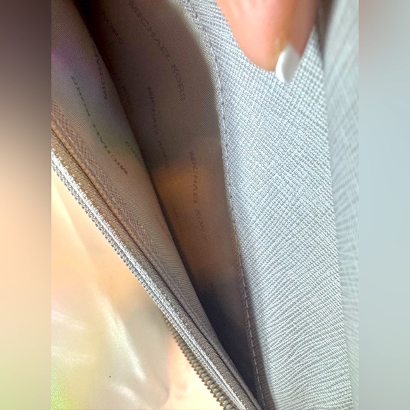 Michael Kors Jet Set Wristlet Travel Croc Embossed Pearl Grey Fall 2017 Rare - Picture 9 of 10